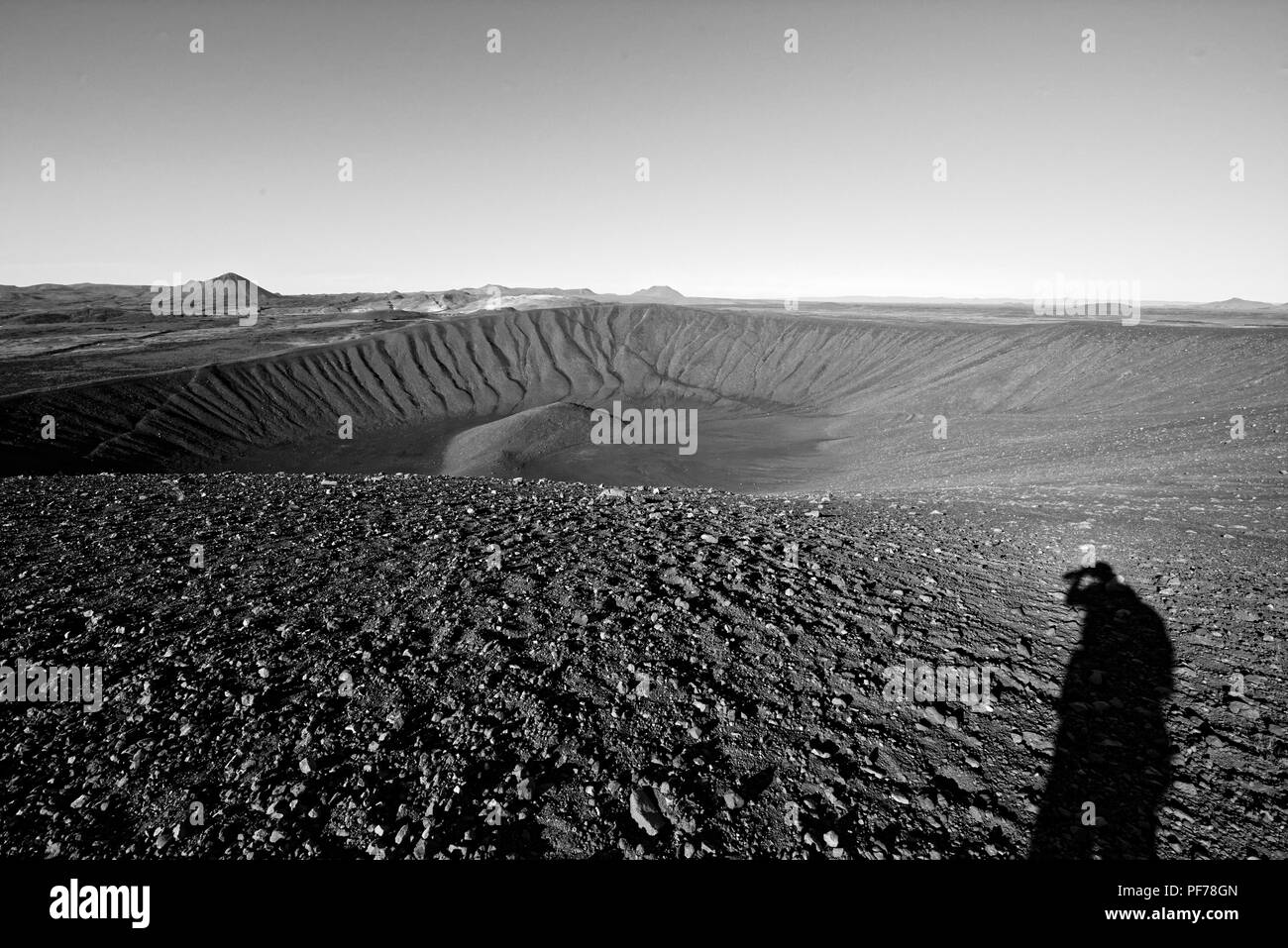 Cratère Hverfjall près du lac Myvatn en Islande, l'un des plus grands cratères volcaniques dans le monde avec un diamètre de près de 800m en haut Banque D'Images