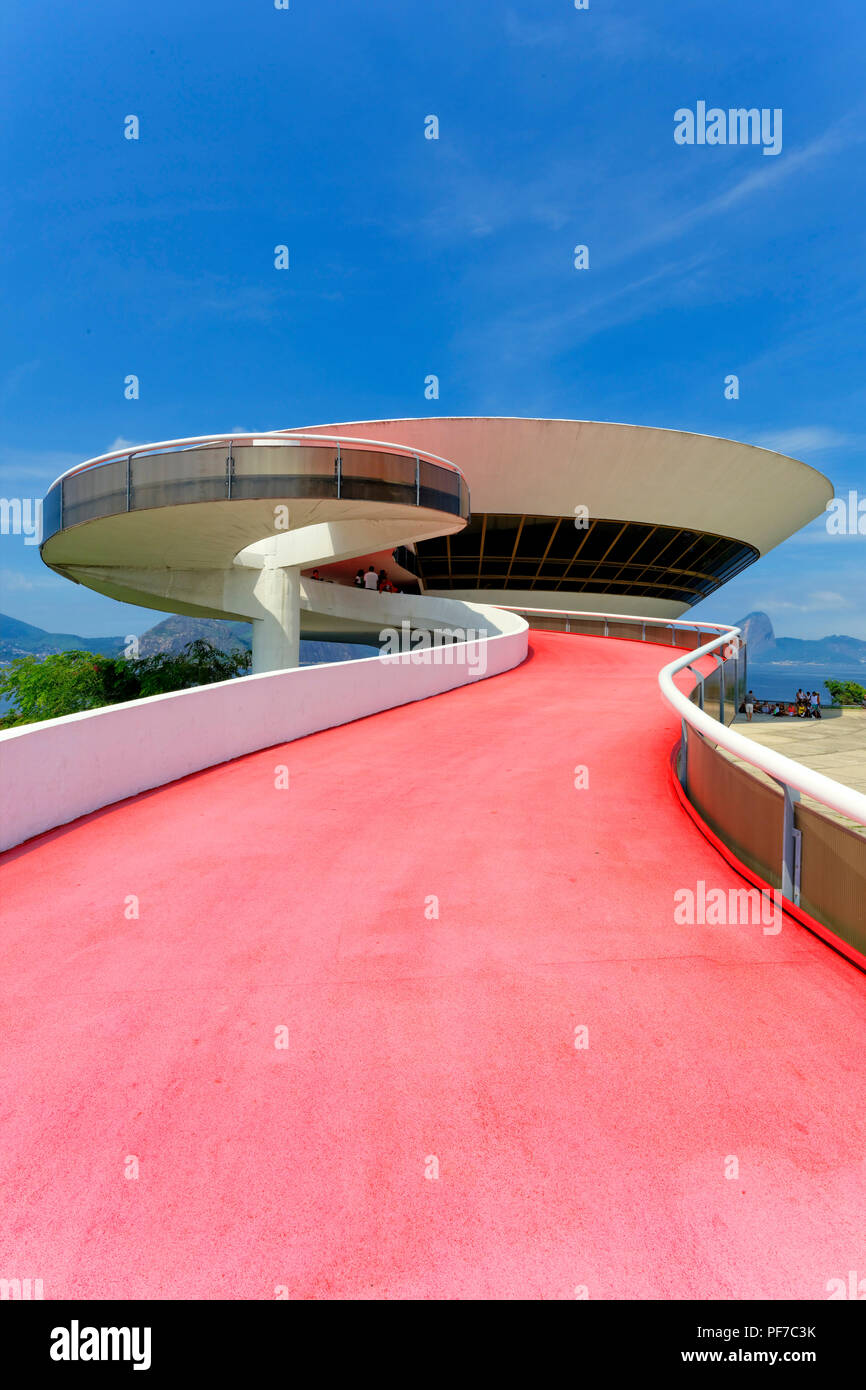 Musée d'Art Contemporain de Niterói par Banque D'Images