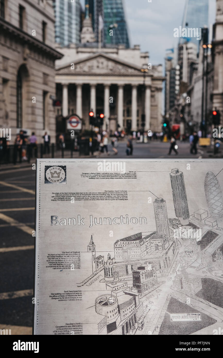 Londres, Royaume-Uni - 24 juillet 2018 : d'un métal carte de Bank Junction, sur la passerelle du Jubilé, la Banque d'Angleterre sur l'arrière-plan. Allée du Jubilé était ouvert t Banque D'Images