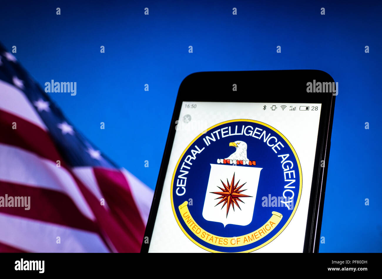 Sceau de l'United States Central Intelligence Agency vu affichée sur un téléphone intelligent. Banque D'Images