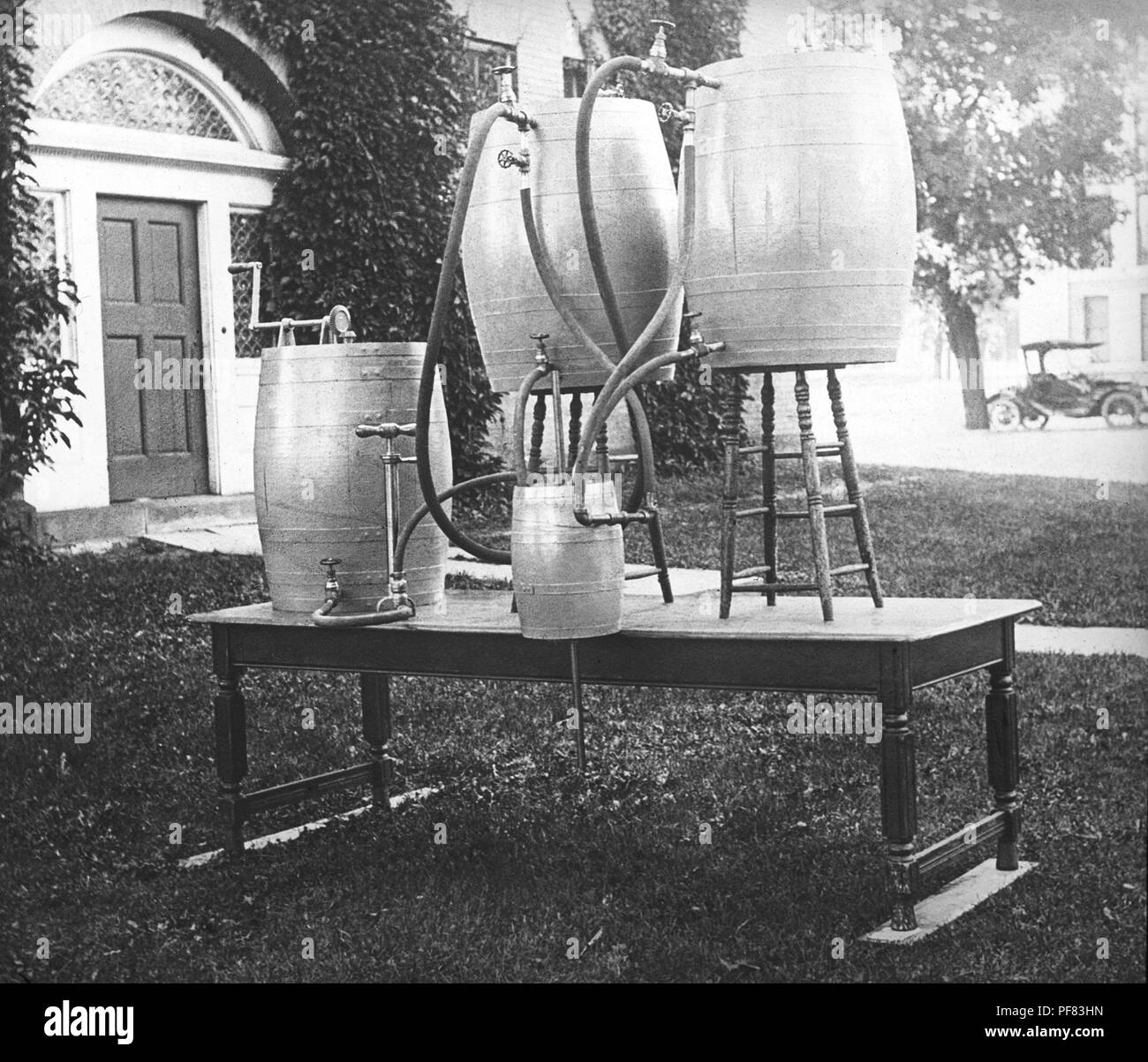 D'URGENCE Portable plante d'hypochlorite, une propriété de la Minnesota State Board of Health, Division de l'assainissement, 1910. Image courtoisie Centres for Disease Control (CDC) / Ministère de la Santé du Minnesota, R.N. Bibliothèque de Barr, bibliothécaires Melissa Rethlefsen et Marie Jones. () Banque D'Images