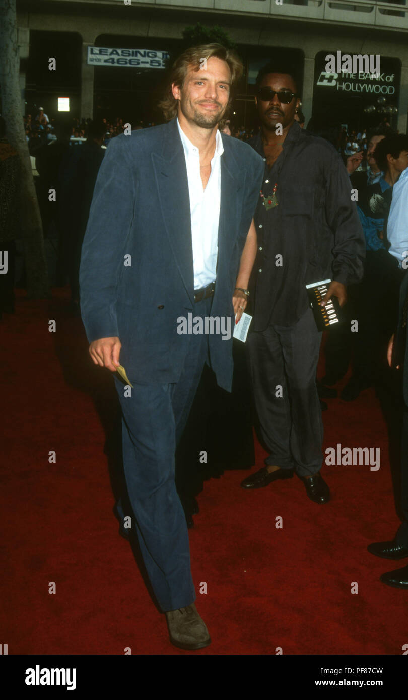 HOLLYWOOD, CA - le 28 juin : l'acteur Michael Biehn assiste à Paramount Pictures Première de 'Boomerang' le 28 juin 1992 lors du Mann's Chinese Theatre à Hollywood, Californie. Photo de Barry King/Alamy Stock Photo Banque D'Images