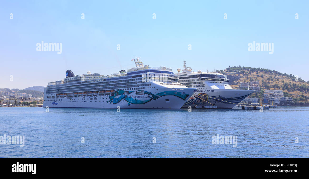 Turquie - deux lits de croisière Norwegian Spirit Norwegian Jade et à port de Kusadasi, sur la Mer Méditerranée Banque D'Images