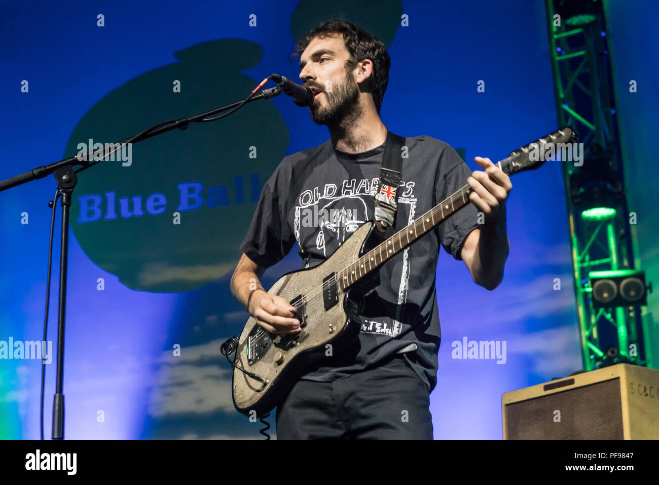 Le groupe de rock garage belge Black Box Revelation avec chanteuse Jan Paternoster et le batteur Dries Van Dijck vivre à la 26e Banque D'Images