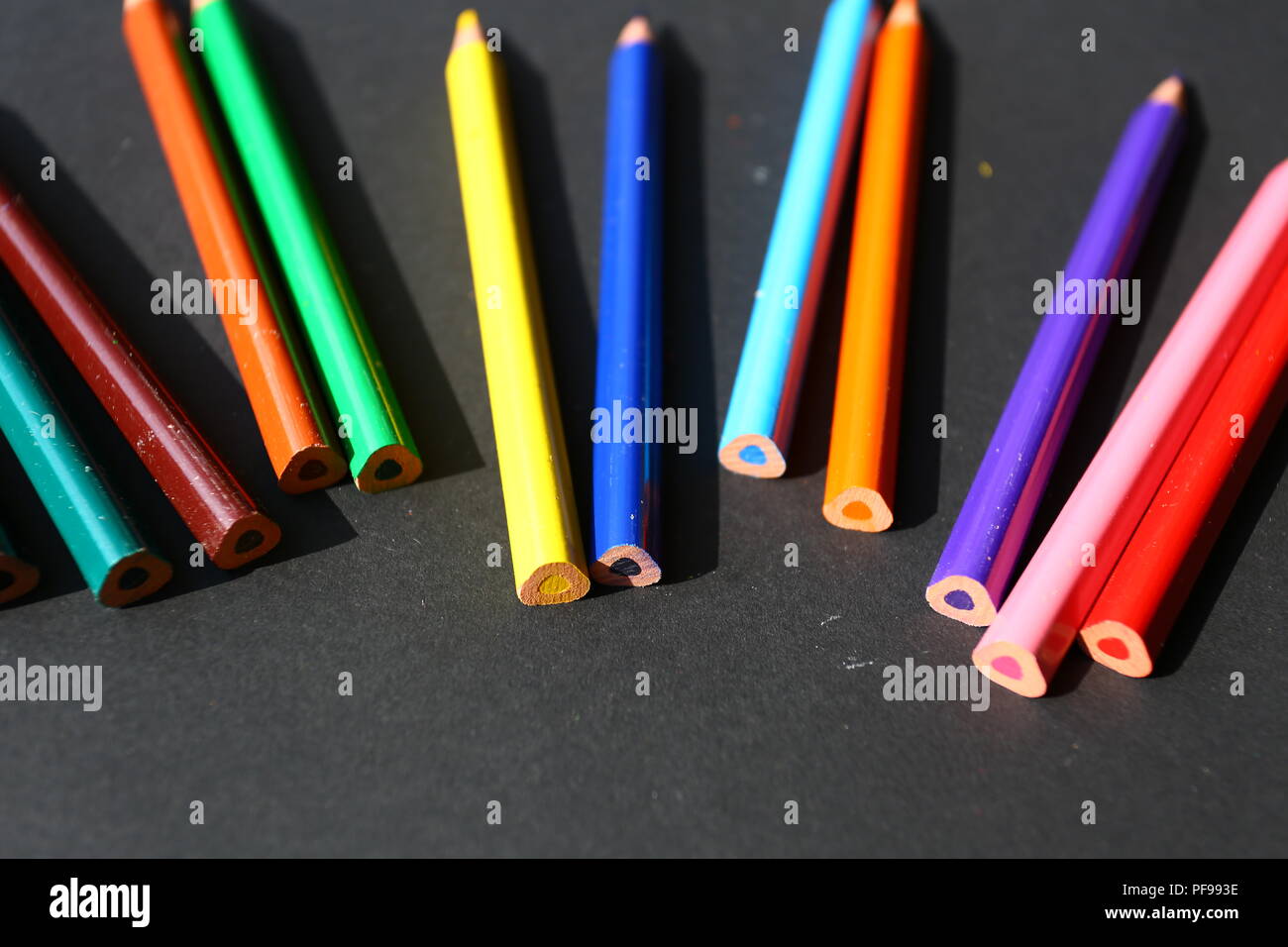 Crayons et taille-crayons goutte Banque D'Images