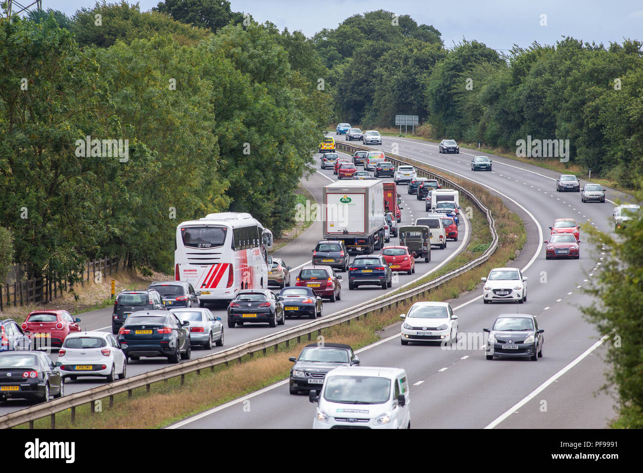 D'attente et de l'arrêt de la circulation sur autoroute fermée. Autoroute A1 sortie 7 direction sud, Stevenage, Hertfordshire Banque D'Images