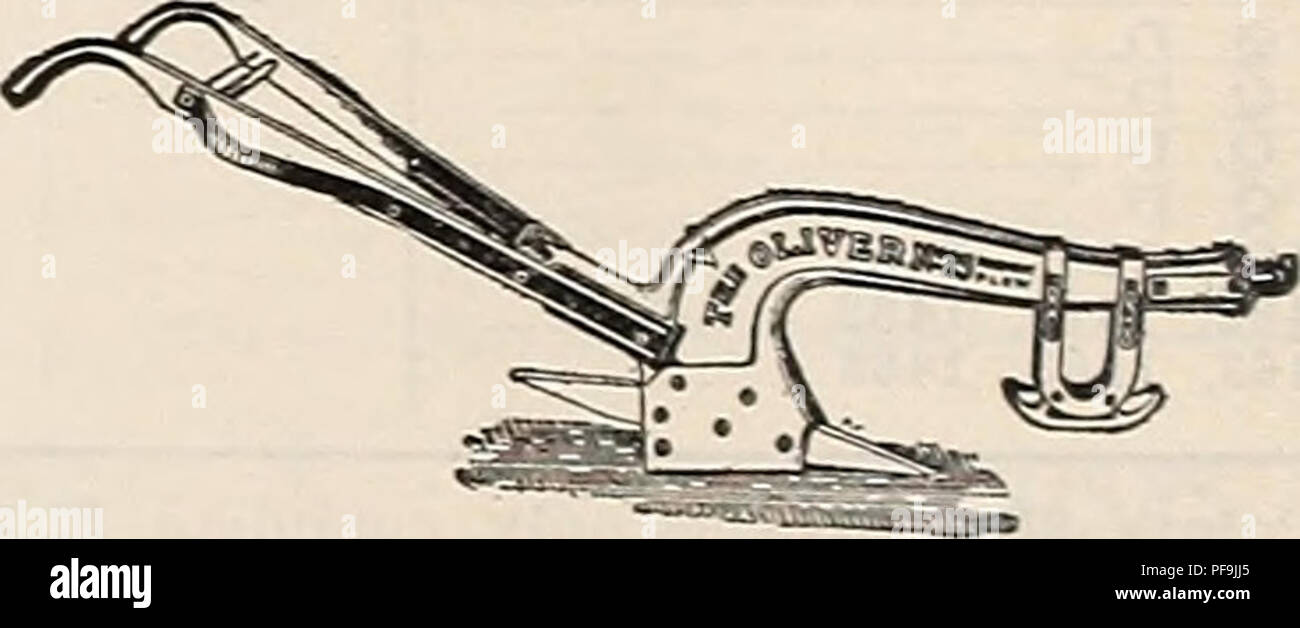. 75e anniversaire du jubilé de diamant. Matériel et fournitures de jardinage ; instruments agricoles Catalogues Catalogues ; catalogues ; graines bulbes (plantes) ; Catalogues Catalogues Catalogues Légumes, Fleurs. Un très fort faisceau fer charrue pour briser la route, les travaux d'excavation ou le plus gros du travail sur le terrain. Le faisceau et grenouille standard sont d'une seule pièce. Cette charrue a un niouldboard réfrigérée et une profonde sucer cutter partager. No 24-poutre en fer équipés d'un manomètre, fer à repasser, au lieu de 29,50 $ roue n° 1-78-Syracuse avec des roues de charrue Classement 27,75 OLIVER n° 25 de la charrue de la chaussée. Une charrue pour déchirer des routes macadamized, st Banque D'Images