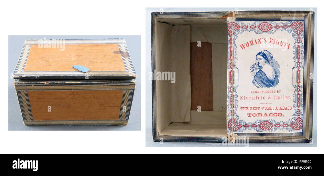 19e siècle ou du tabac à cigare fort, fabriqué par Sternfeld et Dallet, avec un revêtement intérieur, les panneaux extérieurs en bois, et un volet intérieur illustré, avec une bordure rouge et bleu, bleu et une illustration à grande échelle d'une femme, de l'arrière, regardant par-dessus son épaule à l'afficheur, tenant une fleur, probablement un camellia, près de son menton, et le texte au-dessus de sa tête "Droits de la femme', 1900. () Banque D'Images