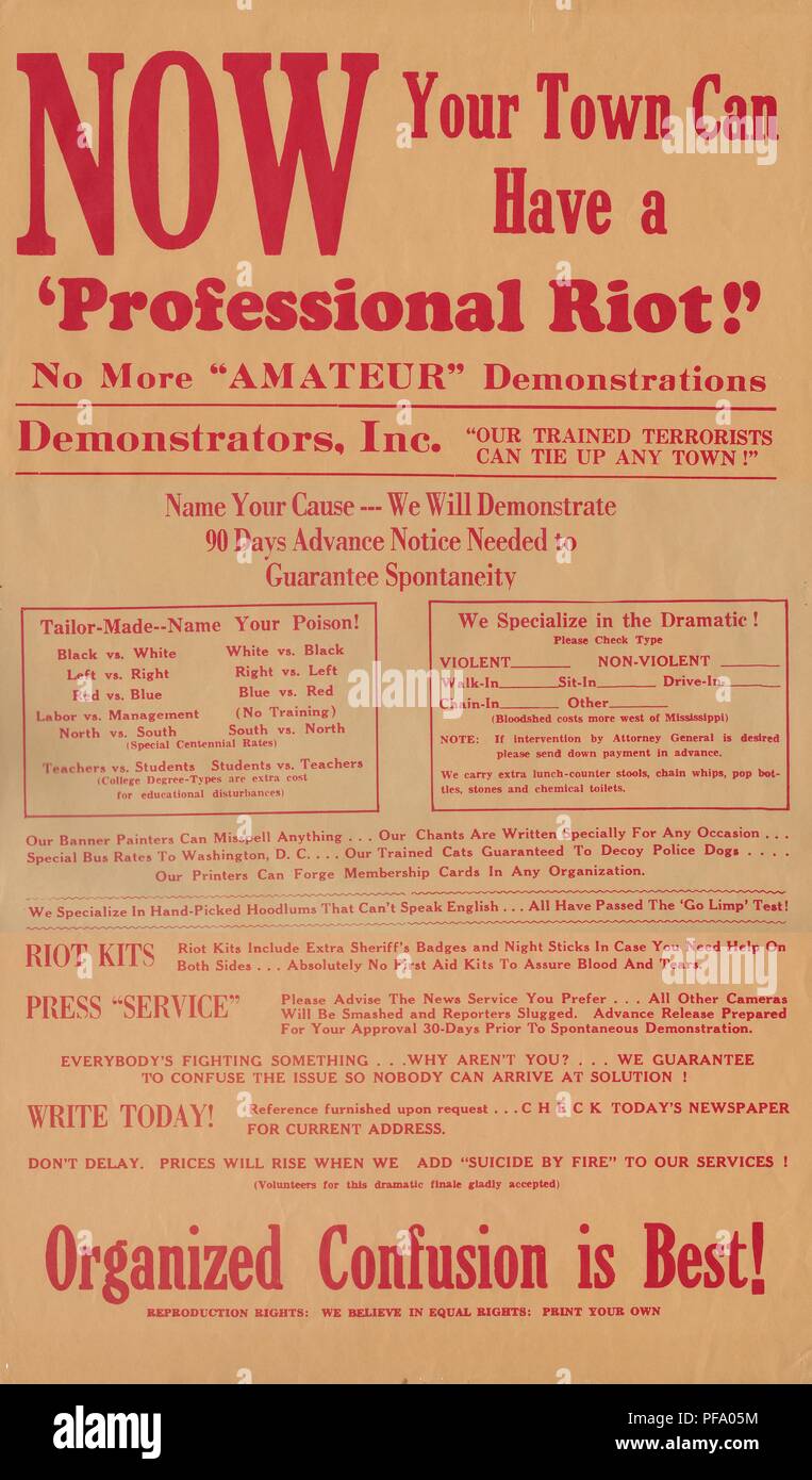 Satiriques, broadside ou un poster intitulé "maintenant votre ville peut avoir un professionnel Riot !' la promotion des services de "emonstrators Inc', dont le 'terroristes entraînés peuvent attacher n'importe quelle ville, ' produites pendant la guerre du Vietnam, 1970. () Banque D'Images