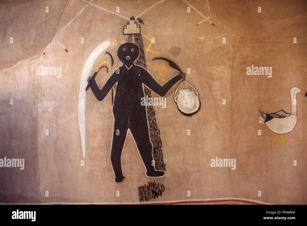 La figure de cérémonie avec pluie nuage, fresque sur mur intérieur kiva ca. 1500 ( Tiguex, Kuaua Pueblo ), Coronado State Park, Bernalillo NM. Photographie Banque D'Images