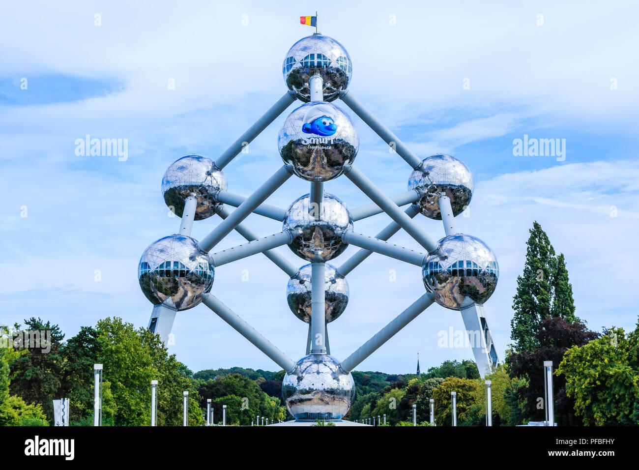Bruxelles, Belgique - 11 août 2018 : Atomium, célèbre structure sous forme d'un atome, dans le parc des expositions à Bruxelles. Banque D'Images
