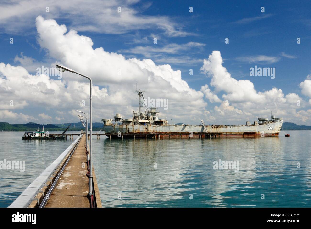 712 HTMS Chang (ex-USS Lincoln Comté (LST-898)), l'île de Koh Chang, Thaïlande. Banque D'Images