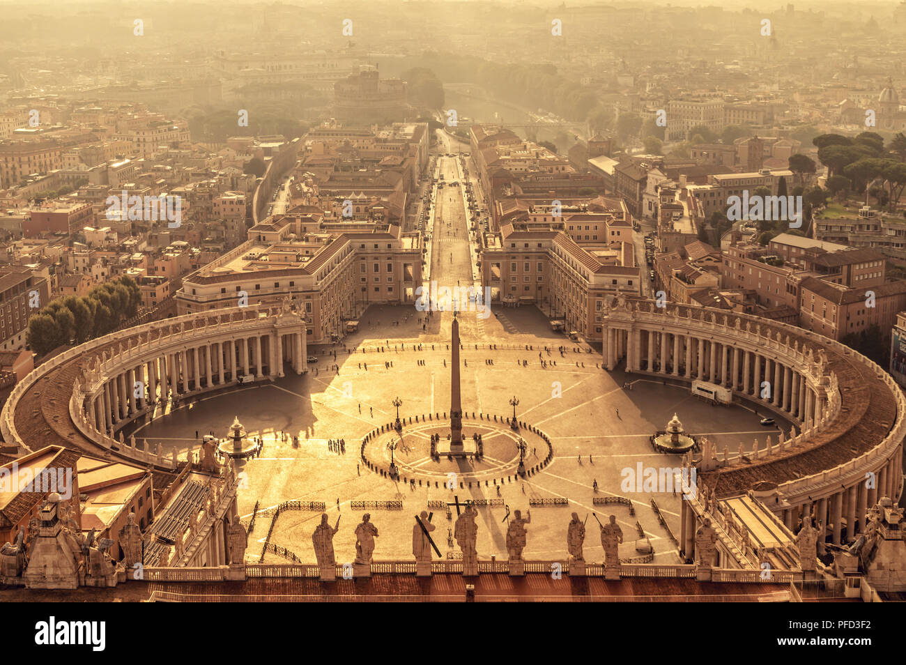 Vue aérienne de la place Saint Pierre dans la Cité du Vatican, Rome, Italie Banque D'Images