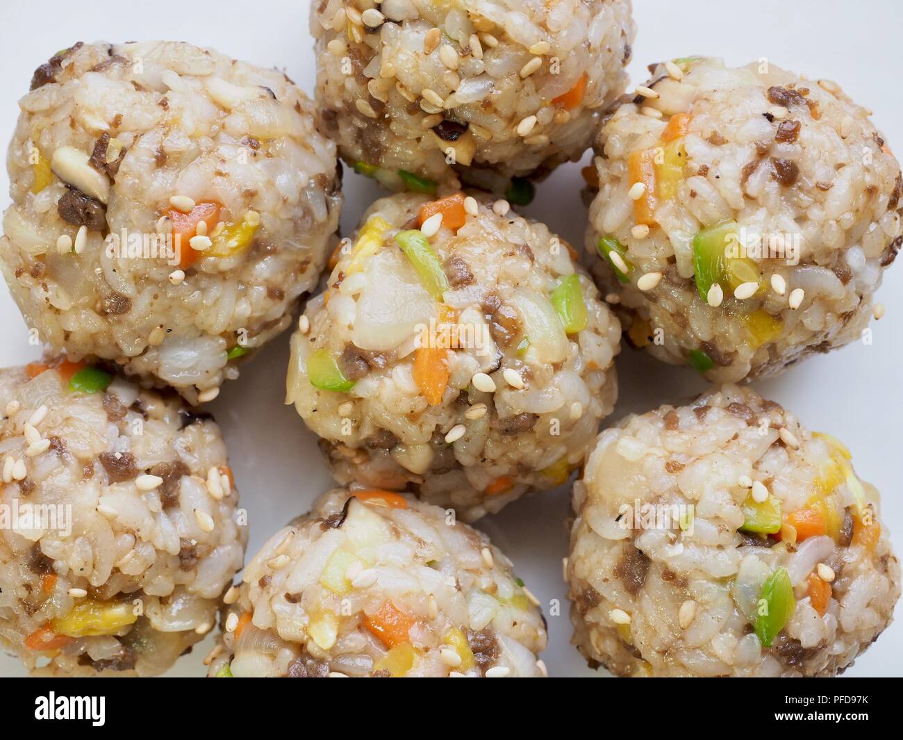 La nourriture asiatique boeuf et légumes boulettes de riz et de radis marinés Banque D'Images