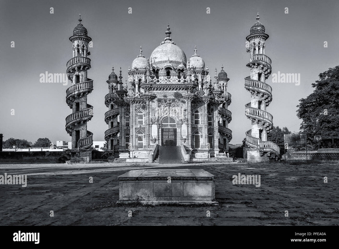Gujarat, Inde , Junagarh, Décembre 11,2014 une vue complète de tombeau de Bahar-ud-din Bahar Banque D'Images