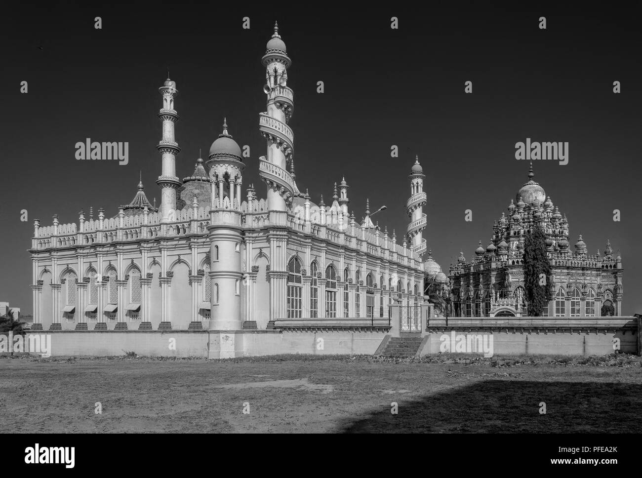 Gujarat, Inde , Junagarh, Décembre 11,2014 Vue d'Jammi Mosquée et tombeau de Mahabat Khan. Banque D'Images