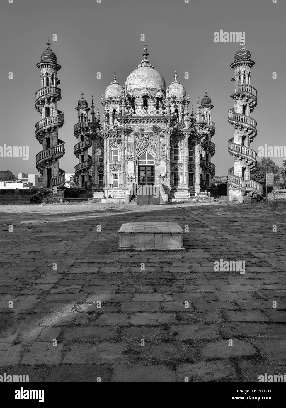 Gujarat, Inde , Junagarh, Décembre 11,2014 une vue complète de tombeau de Bahar-ud-din Bahar Banque D'Images