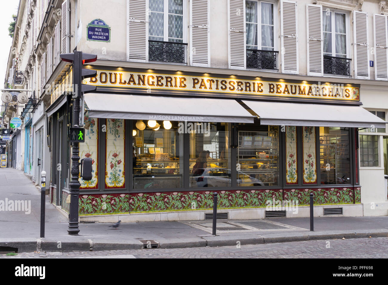 Extérieur de boulangerie (boulangerie) sur le Boulevard Beaumarchais à Paris, France. Banque D'Images