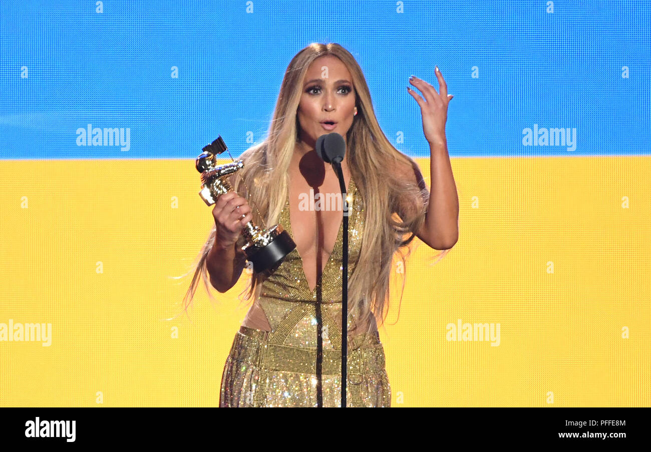 Jenifer Lopez sur la scène du MTV Video Music Awards 2018 qui a eu lieu au Radio City Music Hall à Los Angeles, USA. Photo date : lundi 20 août 2018. Voir Histoire PA D'ATTÉNUATION SHOWBIZ. Crédit photo doit se lire : PA/PA Wire sur scène à la 2018 MTV Video Music Awards qui a eu lieu au Forum de Los Angeles, USA. Photo date : lundi 20 août 2018. Voir Histoire PA D'ATTÉNUATION SHOWBIZ. Crédit photo doit se lire : PA/PA Wire Banque D'Images