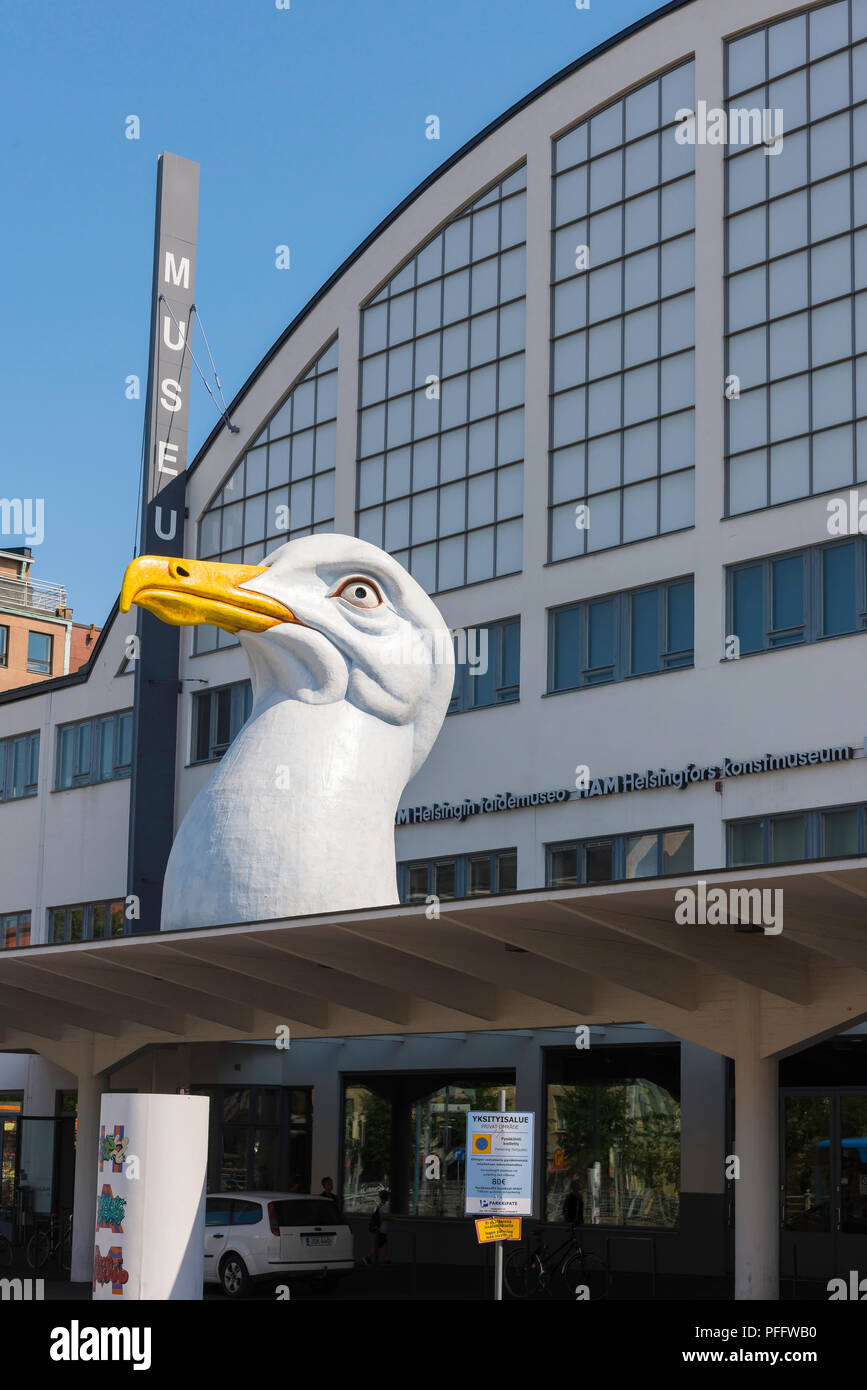 Musée d'art d'Helsinki, vue de l'énorme tête seagull situé au-dessus de l'entrée nord du Musée d'Art de Helsinki (HAM) dans le centre de la ville, en Finlande. Banque D'Images