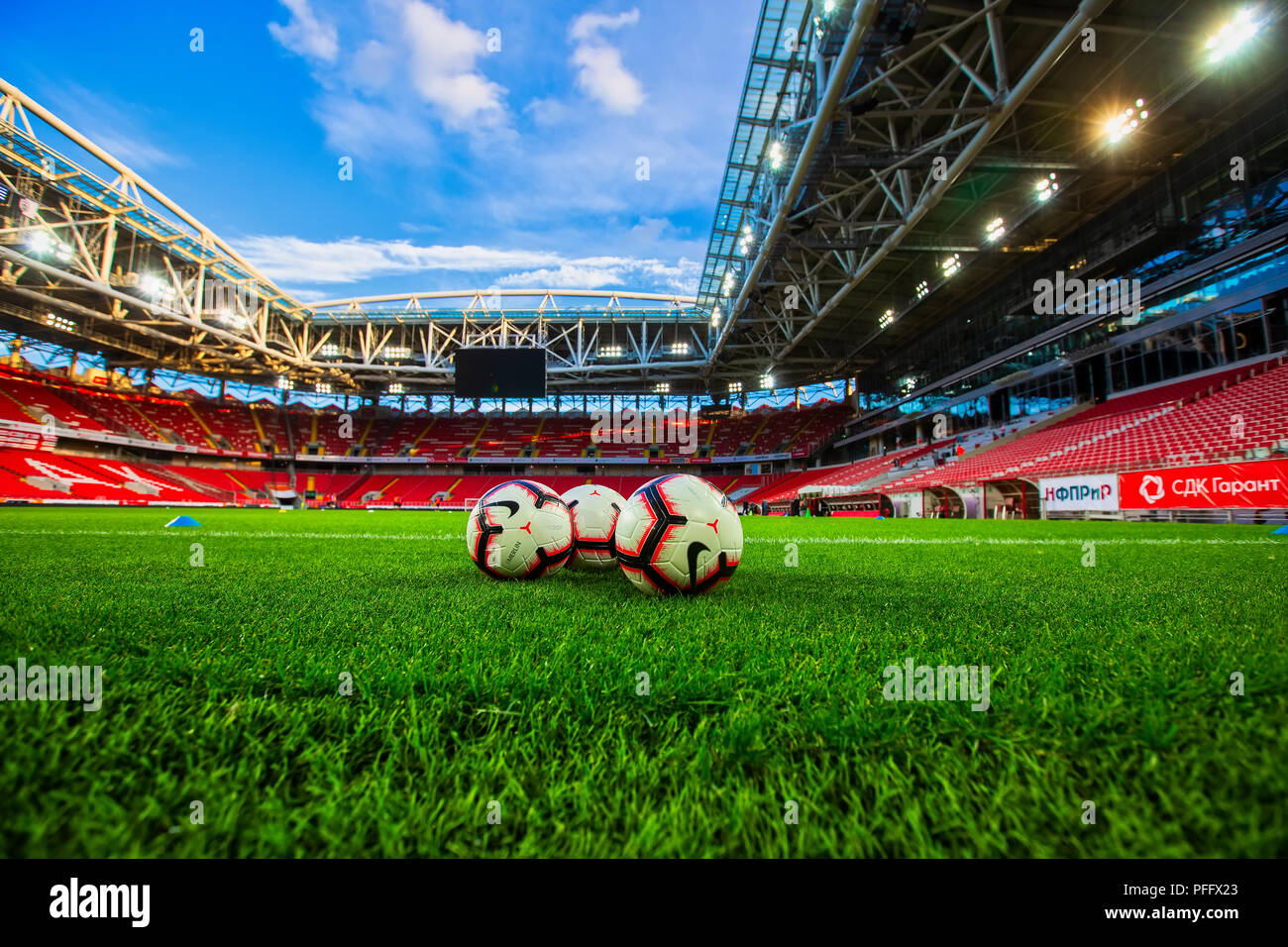 Moscou, Russie - le 13 août 2018 : des billes sur le champ vide Otkritie Arena avant la Ligue des Champions, troisième tour de qualification , entre FC Spartak Banque D'Images
