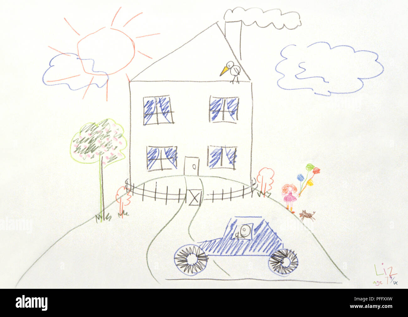 Dessin d'enfant d'une maison sur une colline, le soleil, les nuages et une voiture Banque D'Images