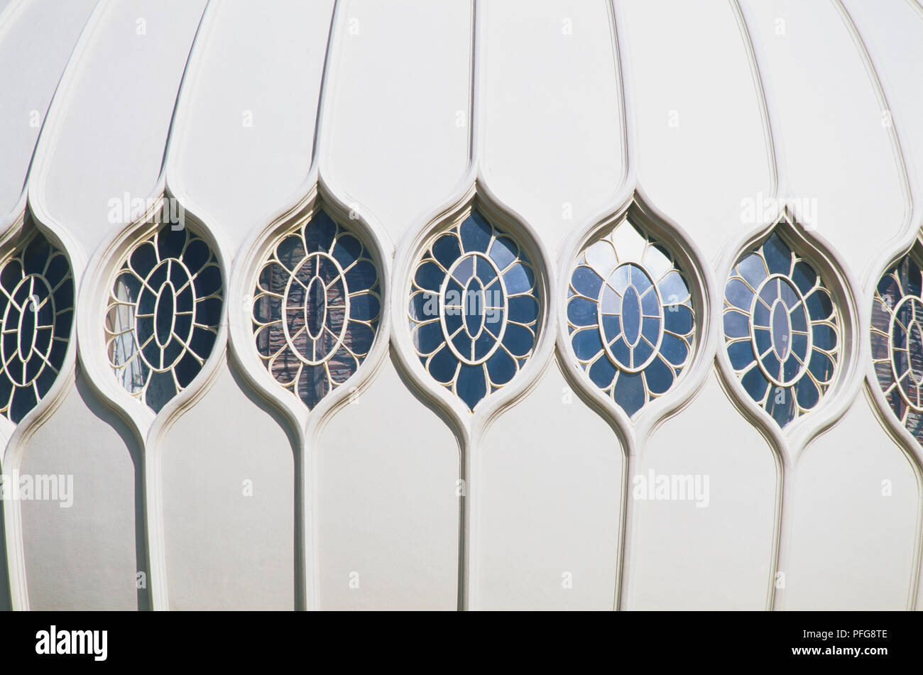 La Grande-Bretagne, l'Angleterre, Brighton, Royal Pavilion, façade détail montrant à remplages dôme central, Close up. Banque D'Images