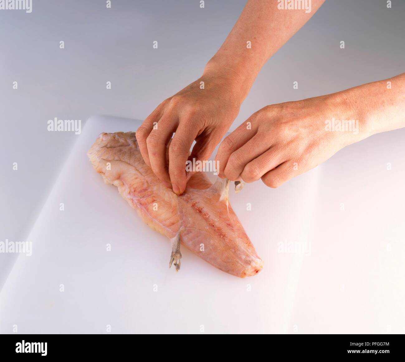 L'écorcher un filet de lotte Banque D'Images