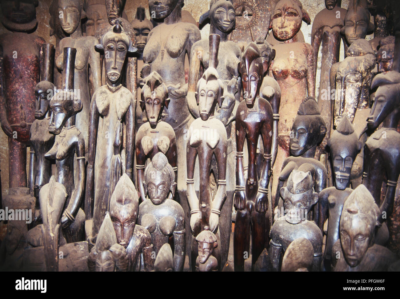 Les sculptures en bois d'Afrique Banque D'Images