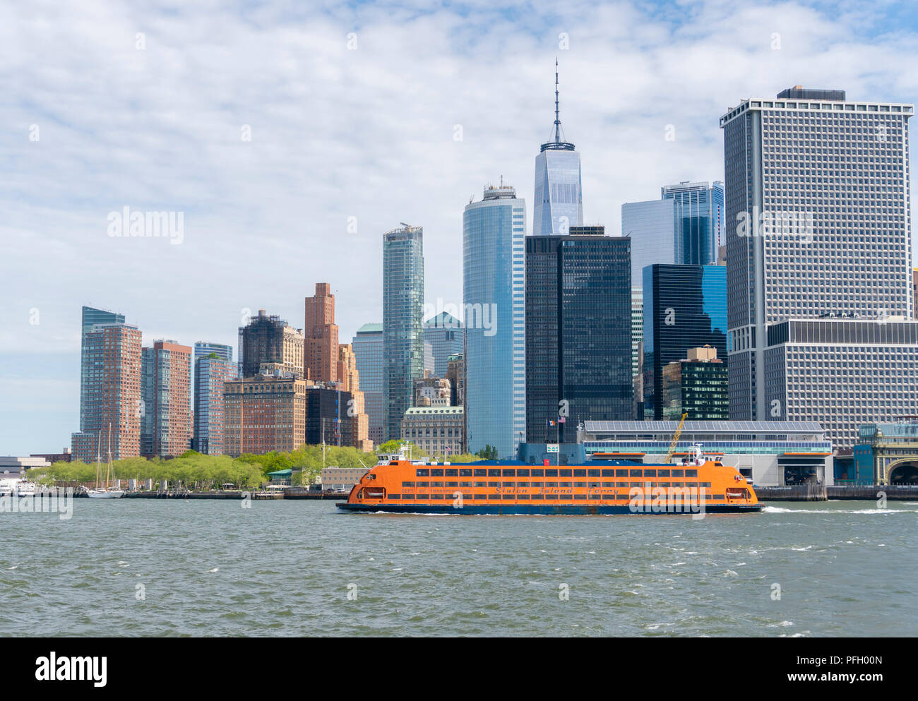 Staten Island Ferry au départ de Lower Manhattan à New York City Banque D'Images
