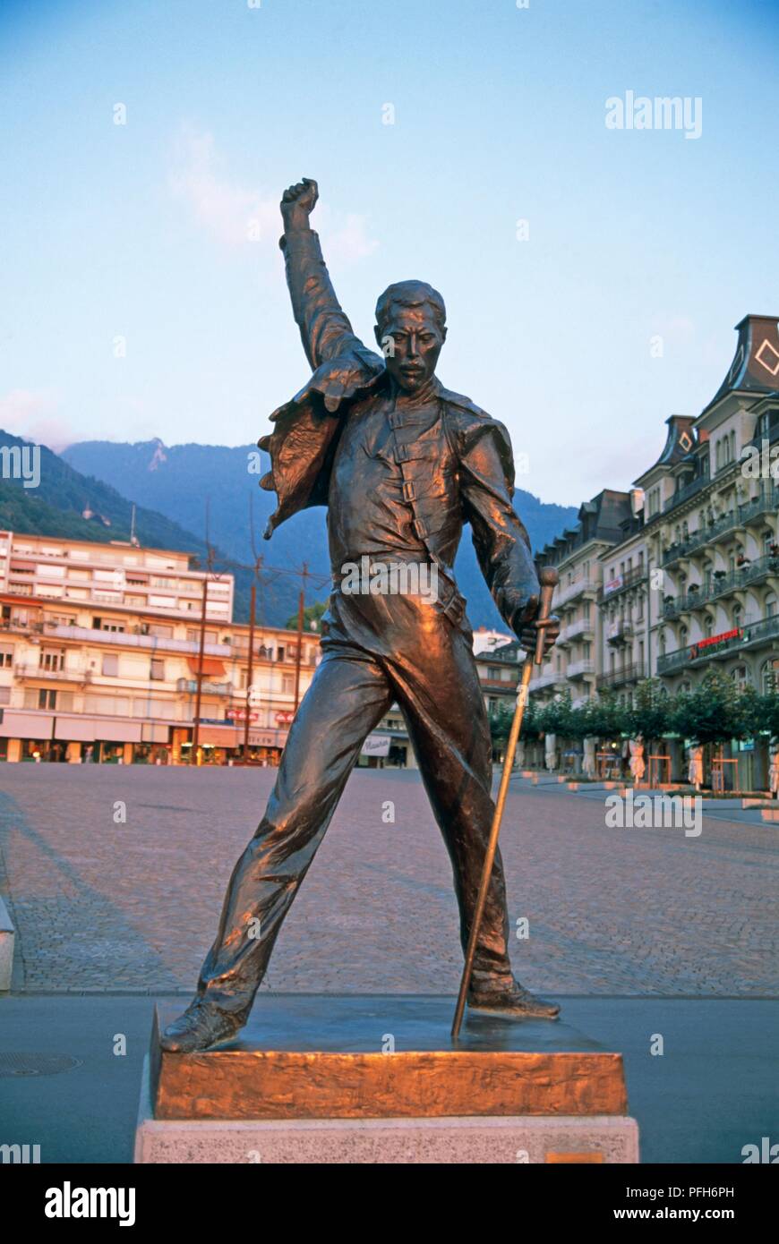 La Suisse, Montreux, statue en bronze de Freddie Mercury La Suisse, Montreux, statue en bronze de Freddie Mercury