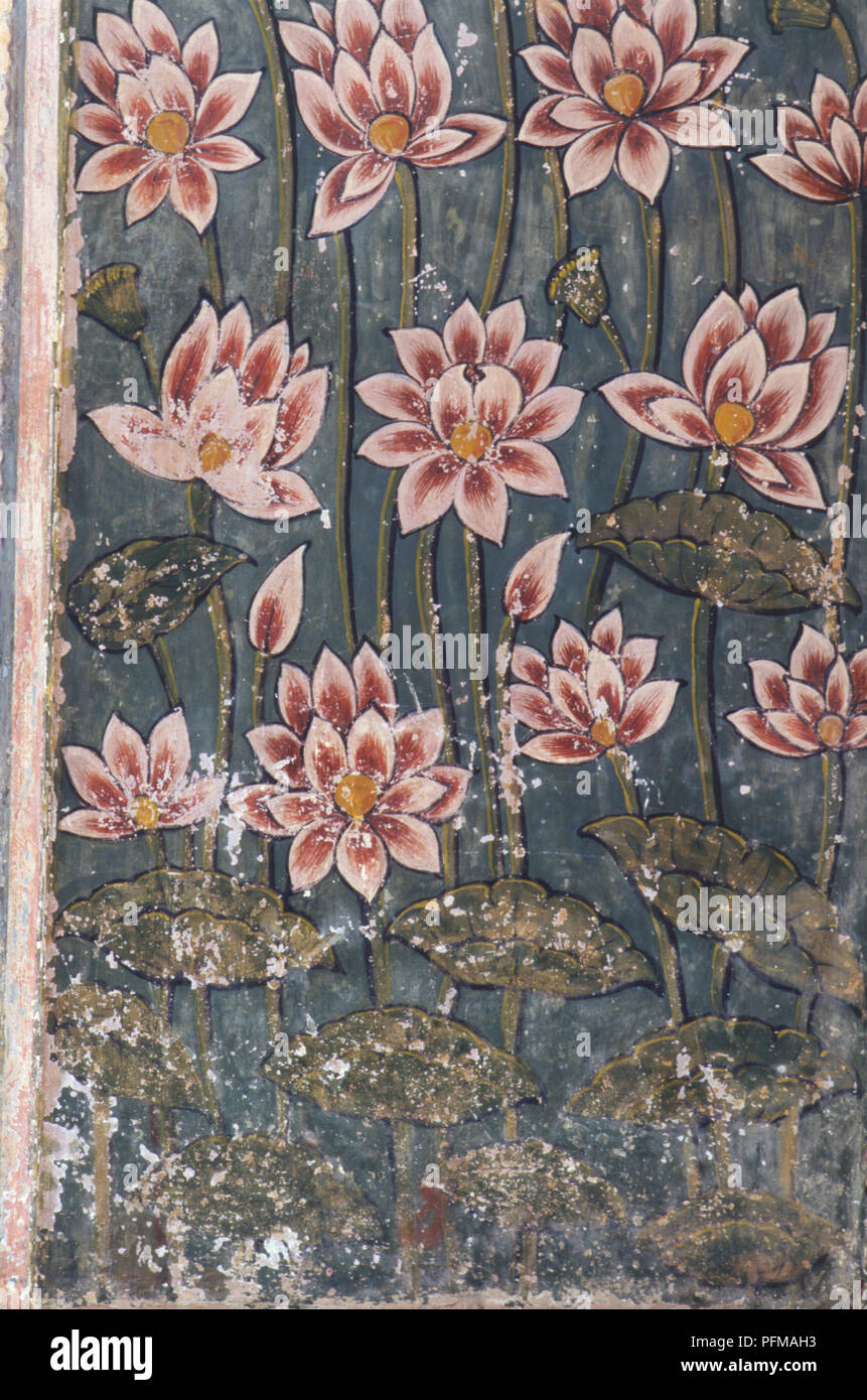Fleur de Lotus rose et blanc design contre fond bleu, motif Lotus associé à la grâce et la pureté. Banque D'Images
