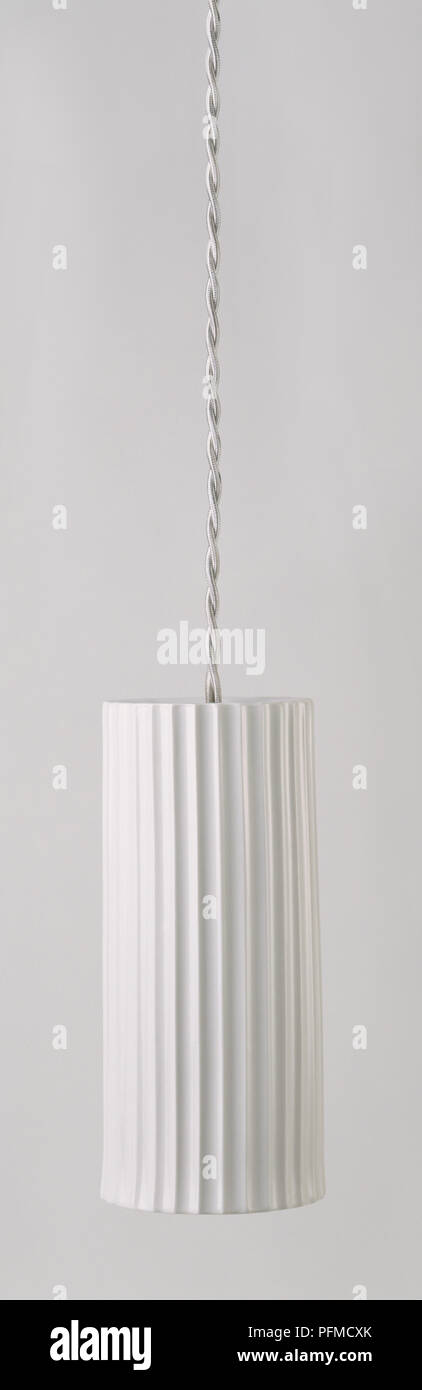 Abat-jour blanc suspendu de câble, close-up Banque D'Images