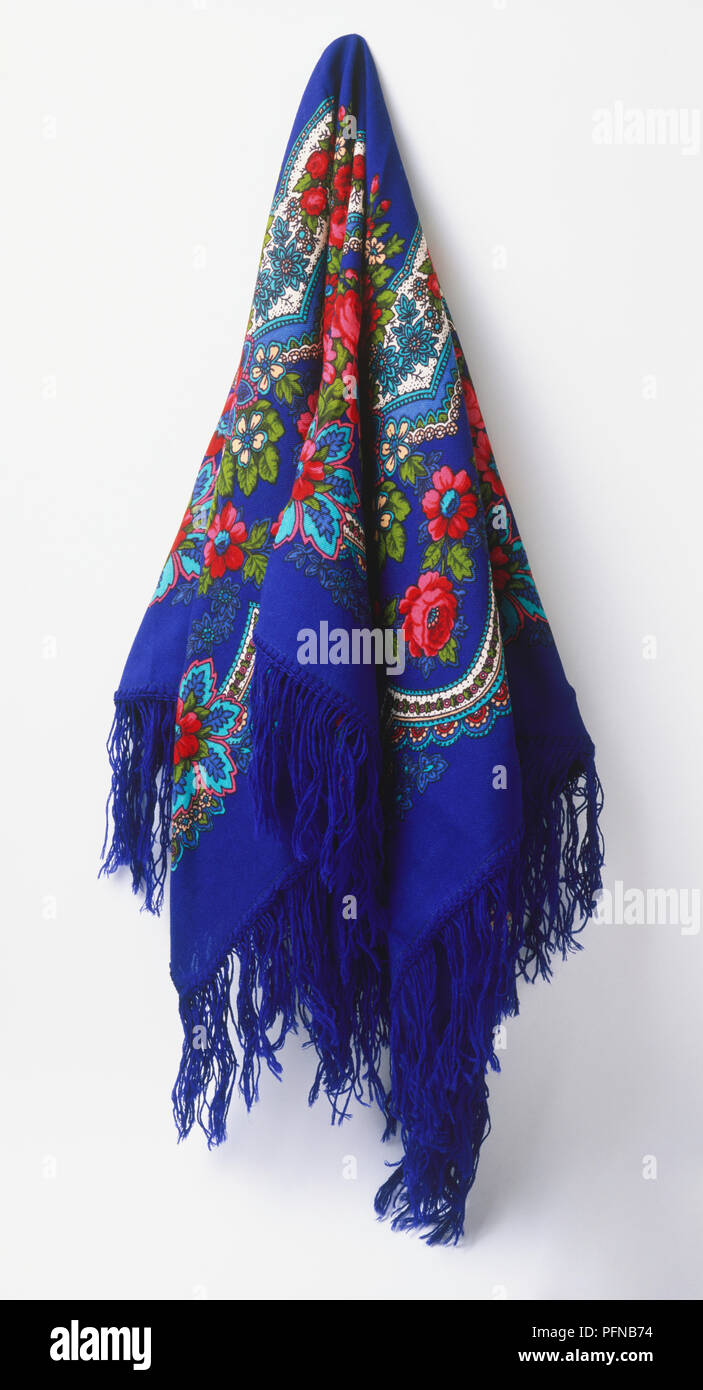Foulard russe, bleu avec motif de fleurs colorées, la pendaison de wall  Photo Stock - Alamy