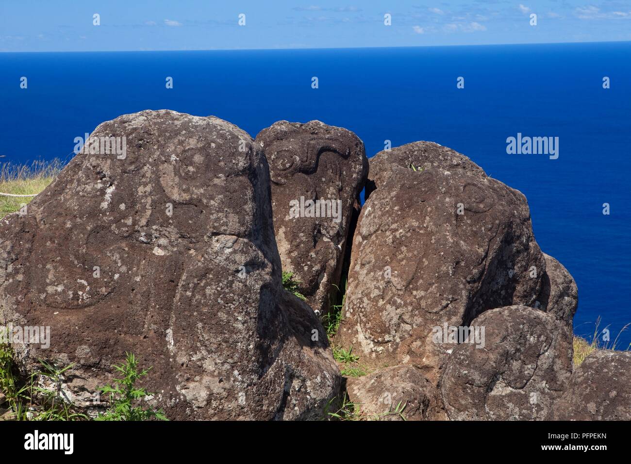 Le Chili, l'île de Pâques (Rapa nui), Rano Kau, Orongo, des pétroglyphes sur les roches Banque D'Images