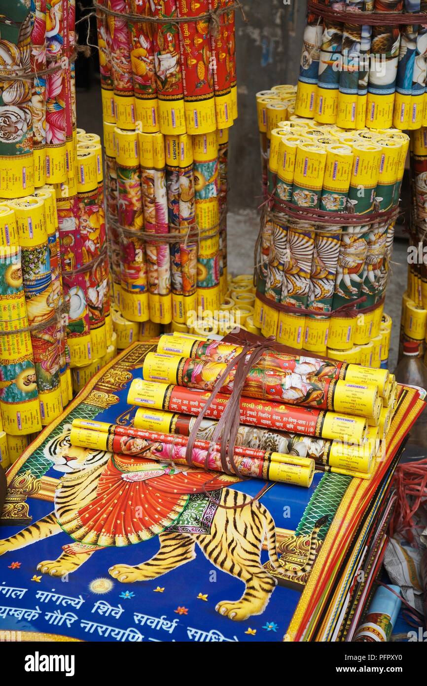 L'Inde, Delhi, Nai Sarak, tapis d'affiches Banque D'Images