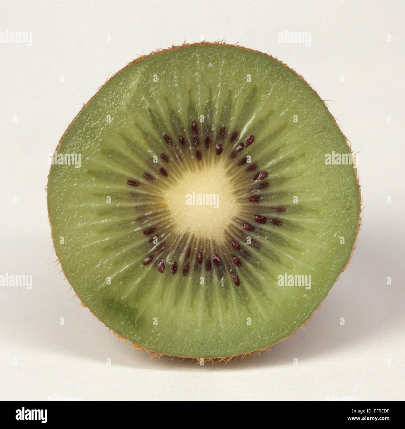 Tranche de kiwi Banque D'Images