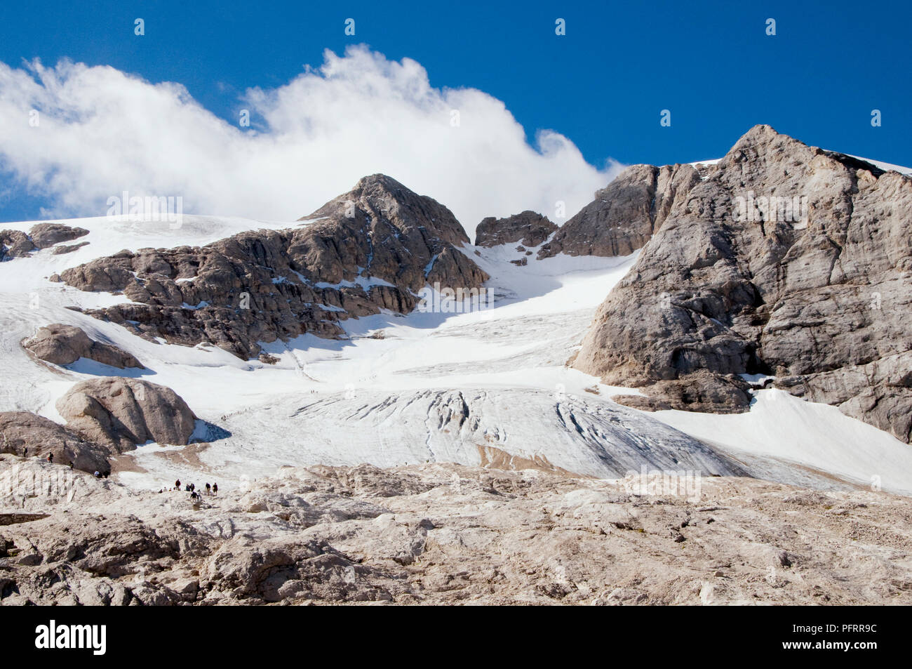 L'Italie, Trentin-Haut-Adige, Marmolada, glacier sur sommet de montagne Banque D'Images