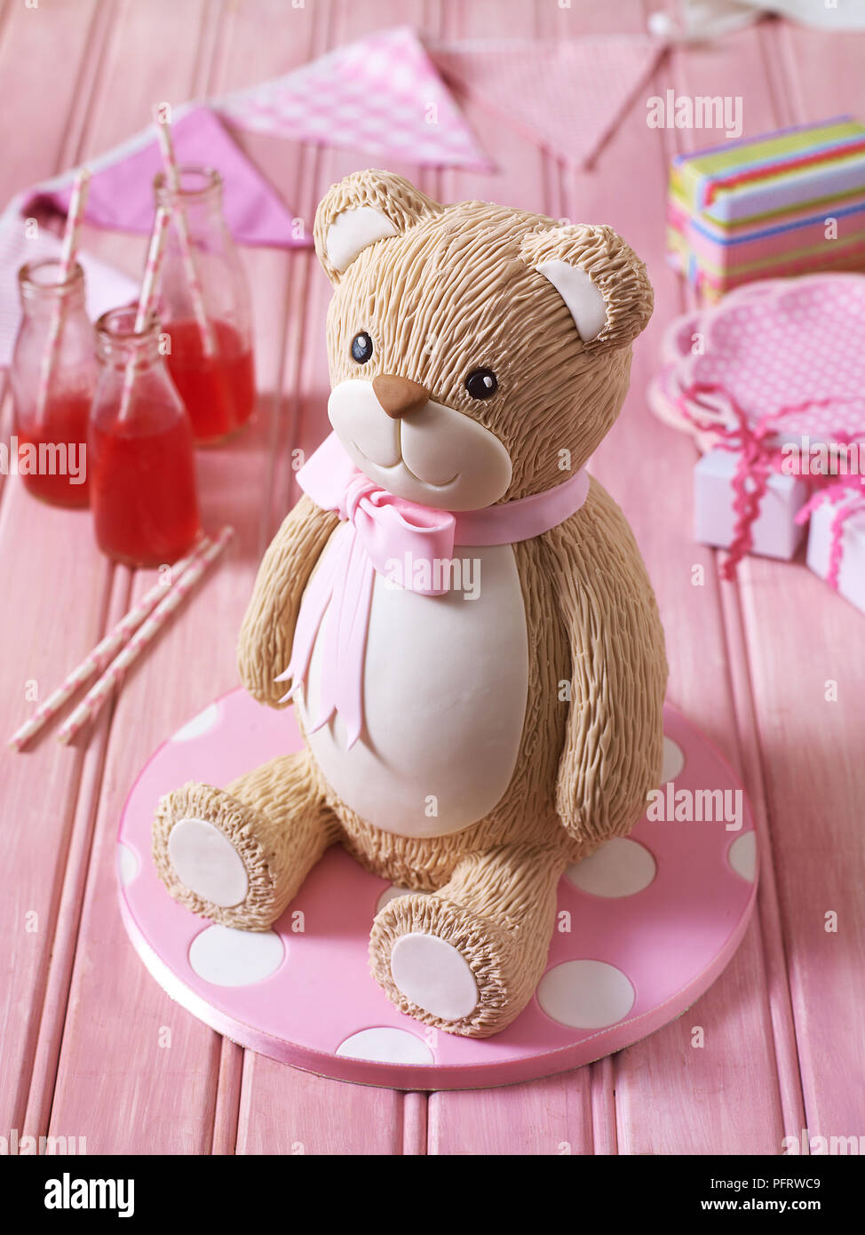 Gateau Nounours Photo Stock Alamy