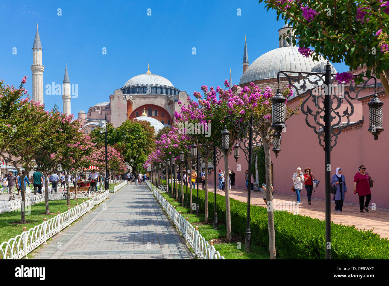 Istanbul, Turquie - le 21 août 2018 : Jour de la célèbre musée Sainte-Sophie et Sultan Ahmet Park le 21 août 2018 à Istanbul, Turke Banque D'Images