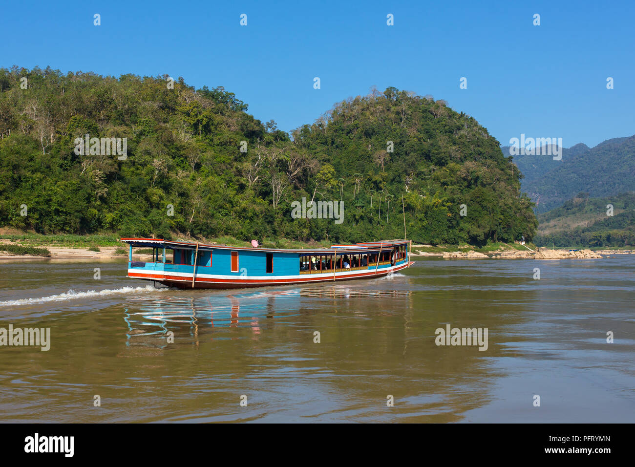 Bateau sur le Mékong au Laos Banque D'Images