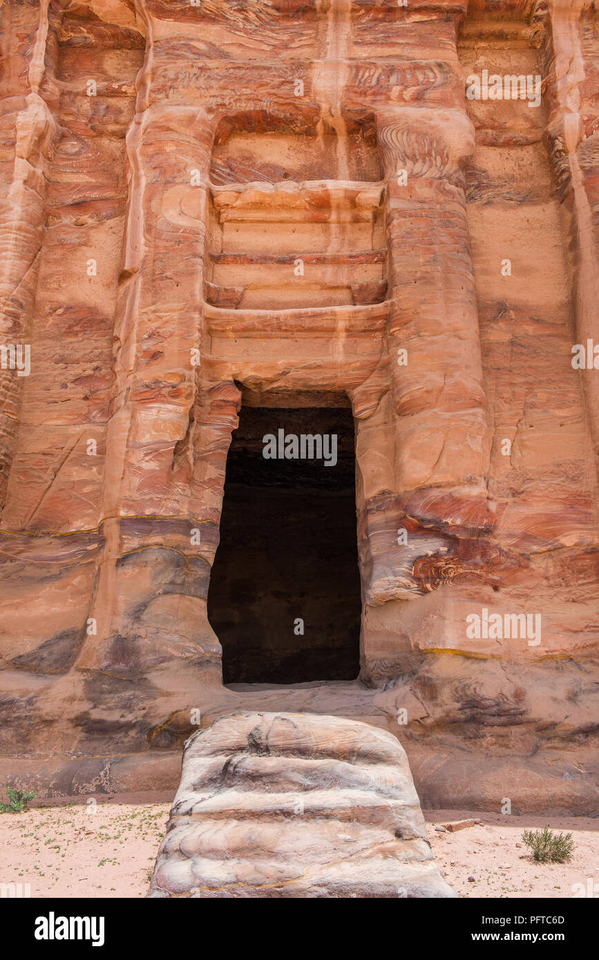 Tombes nabatéennes dans la ville antique de Petra, Jordanie Banque D'Images