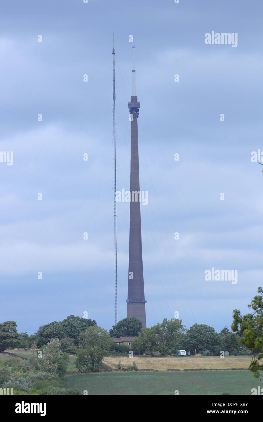 Emley Moor émetteur et 2ème émetteur temporaire Banque D'Images