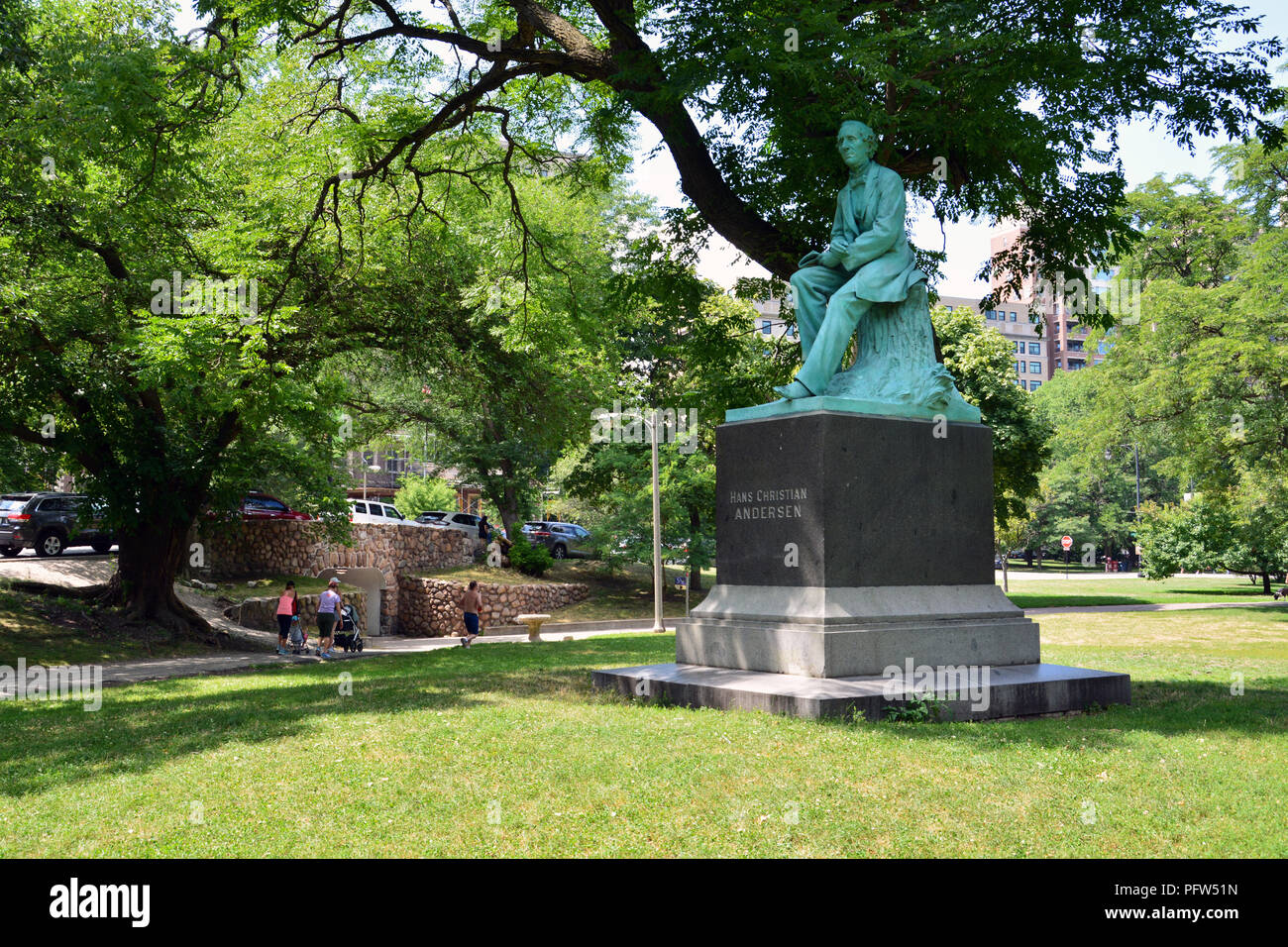 Sculpture de Hans Christian Andersen, première affiche en 1893 Columbian Exposition foire mondiale et installé à Lincoln Park en 1897. Banque D'Images Sculpture de Hans Christian Andersen, première affiche en 1893 Columbian Exposition foire mondiale et installé à Lincoln Park en 1897. Banque D'Images