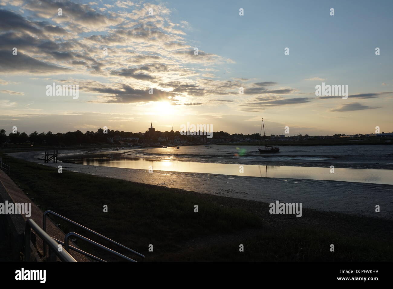 Coucher du soleil sur le port. Banque D'Images