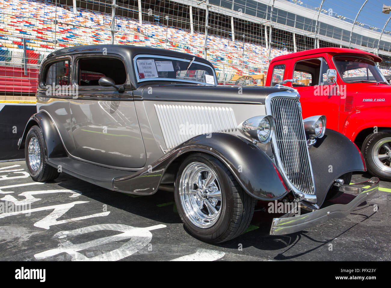 CONCORD, NC - 5 Avril 2018 : une automobile Ford 1934 sur l'affichage à l'Pennzoil AutoFair Classic Car Show à Charlotte Motor Speedway. Banque D'Images