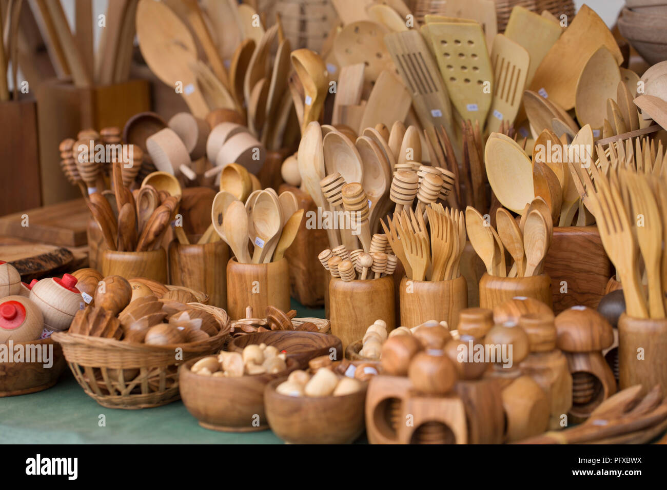 Des ustensiles de cuisine en bois Banque D'Images