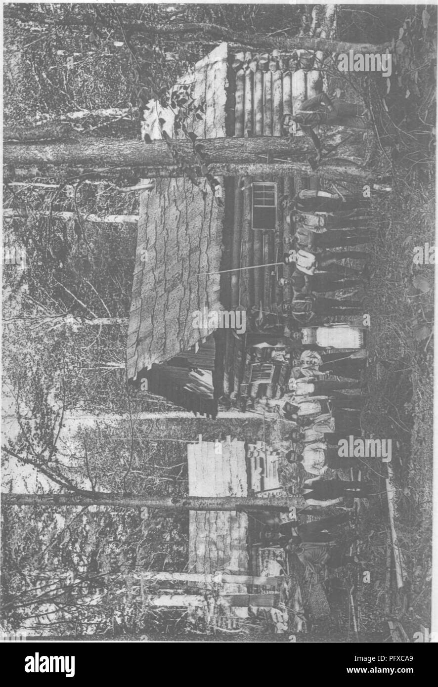 . L'Adirondack : épinette noire dans le rapport annuel de la Commission des forêts pour N. Y. 1894. L'épinette. 2 c PL. a o k i m 0. I 0 0 3 a 3 ? 0 o "M 0 0 w pq •-. Veuillez noter que ces images sont extraites de la page numérisée des images qui peuvent avoir été retouchées numériquement pour plus de lisibilité - coloration et l'aspect de ces illustrations ne peut pas parfaitement ressembler à l'œuvre originale.. Fox, William F. (William Freeman), 1840-1909 ; New York (État) Commission des forêts. Albany, James, B. Lyon, imprimante Banque D'Images