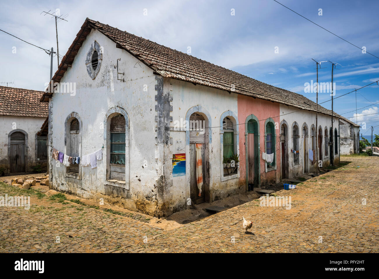 Quartier résidentiel bâtiments coloniaux encore en usage aujourd'hui, Roça Agua Ize, l'île de São Tomé, São Tomé et Príncipe Banque D'Images