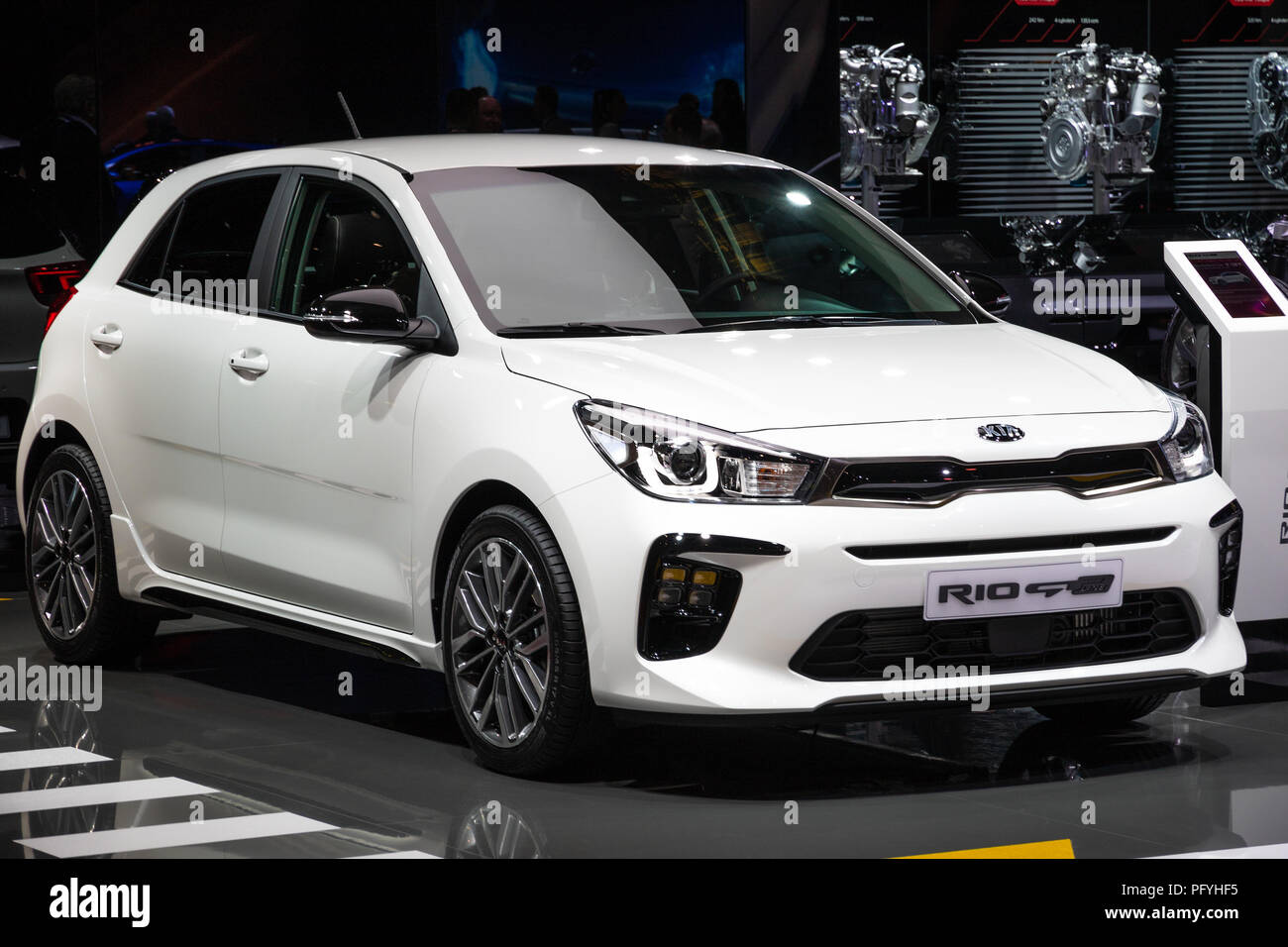 Voiture Rio Ligne kia rio gt Banque de photographies et d’images à haute résolution ...